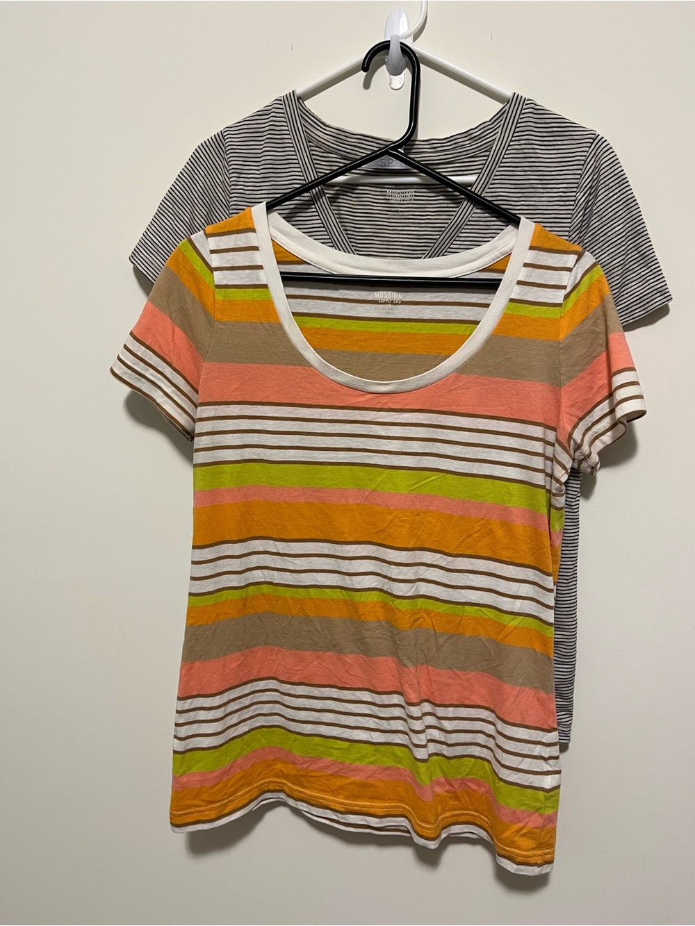 Mossimo 2 shirts size L